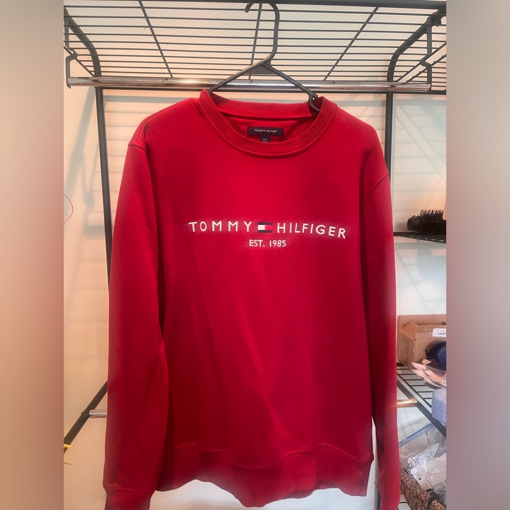 Rouge Tommy Hilfiger Logo Crewneck Sweatshirt